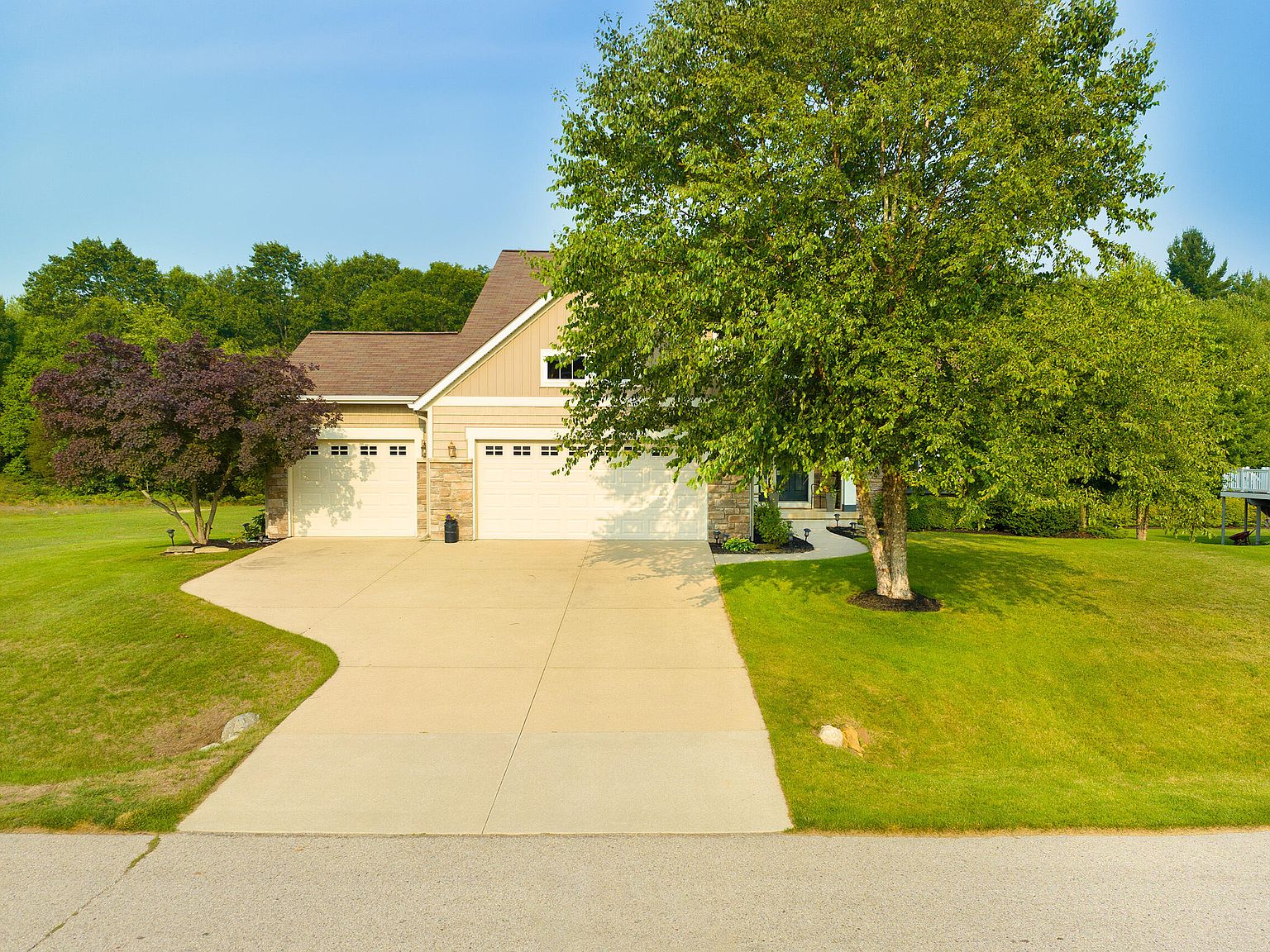 6308 Norfolk Dr, Norton Shores, MI 49444 Zillow