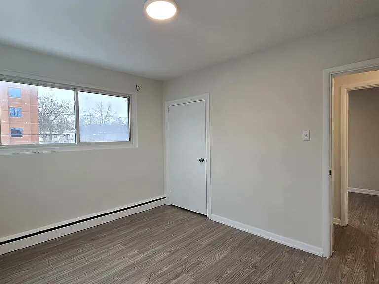 143 Oxford St E #5 — Photo 8