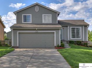 17659 I St, Omaha, NE 68135