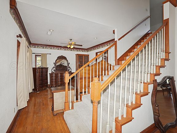 4th image of 500 N Girl Scout Rd