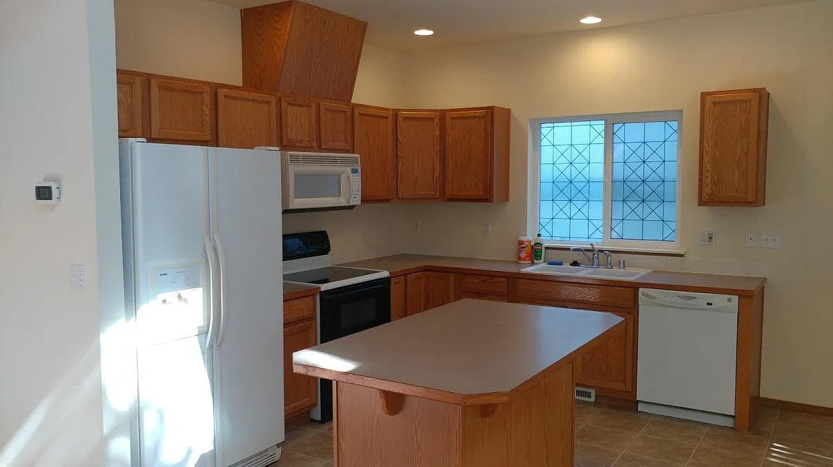 3 bed, 2.5 bath, 2100 sqft, $2,850 — Photo 3