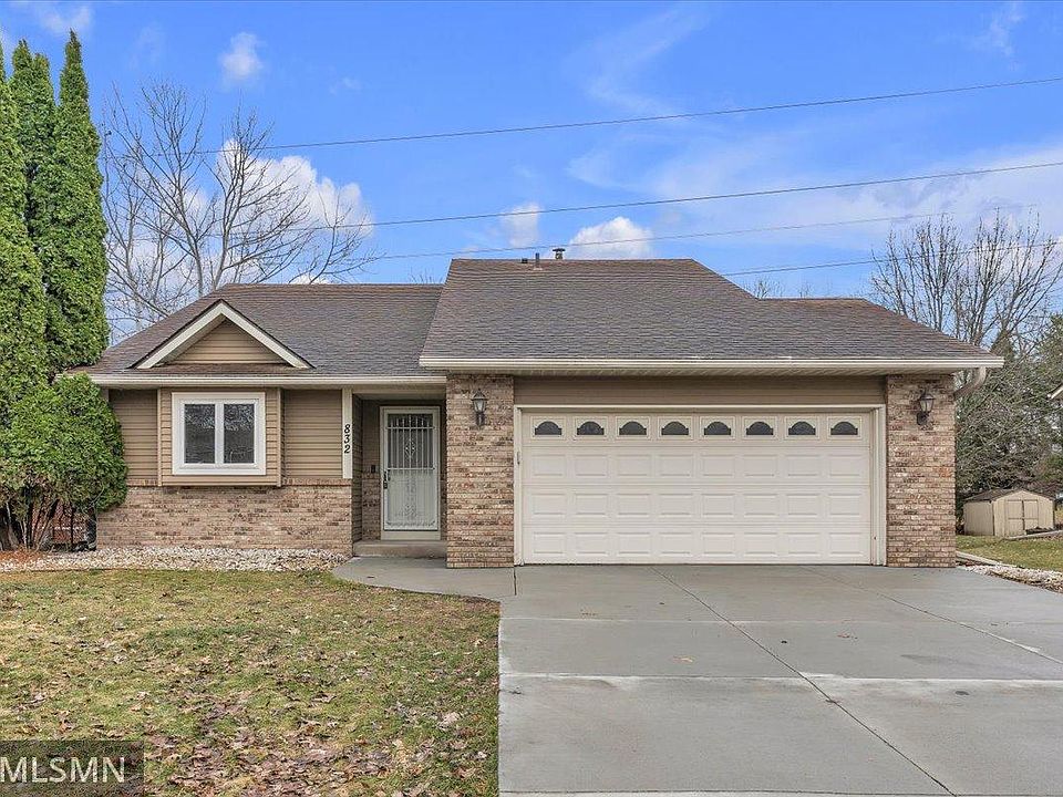 1st image of 832 Aspen Cir