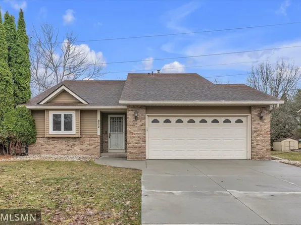 832 Aspen Cir, Little Canada, MN 55109