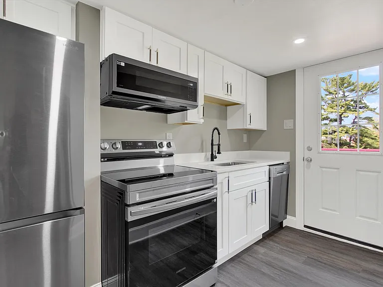 715 Oak Hill Ave #3N — Photo 14