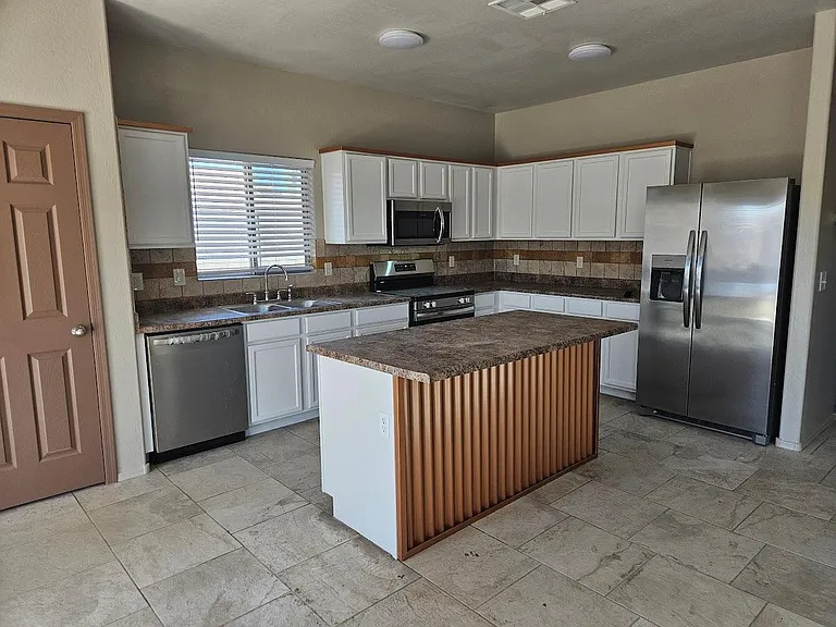 36337 W Velazquez Dr — Photo 7