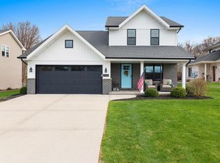 1108 Heyerdahl Hts, Hobart, WI 54155