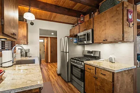 7266 4th Ave — Photo 4