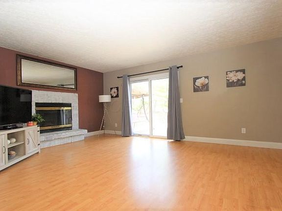 3rd image of 2291 Shelby Ln