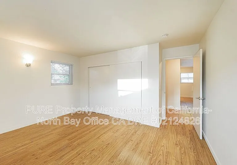 1402 Washington St #6 — Photo 6