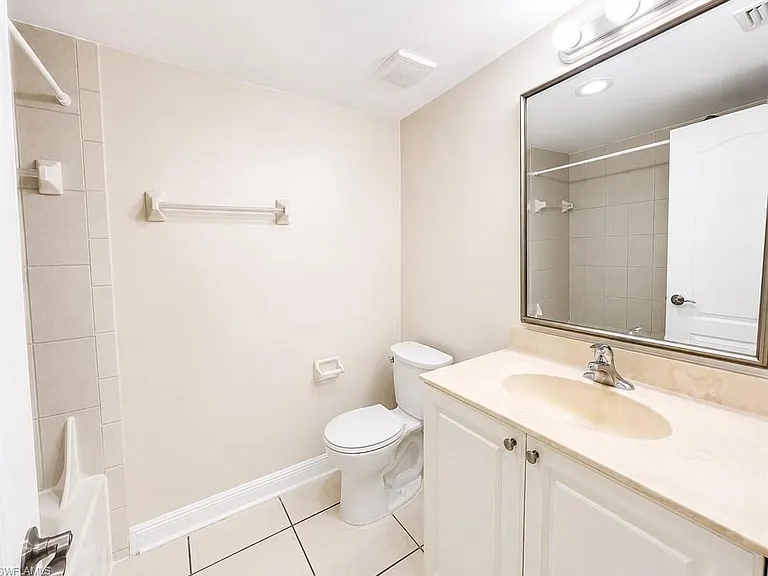4110 Castilla Cir #105 — Photo 14