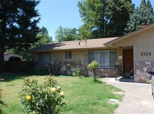 2104 Cullison Ln, Grants Pass, OR 97527