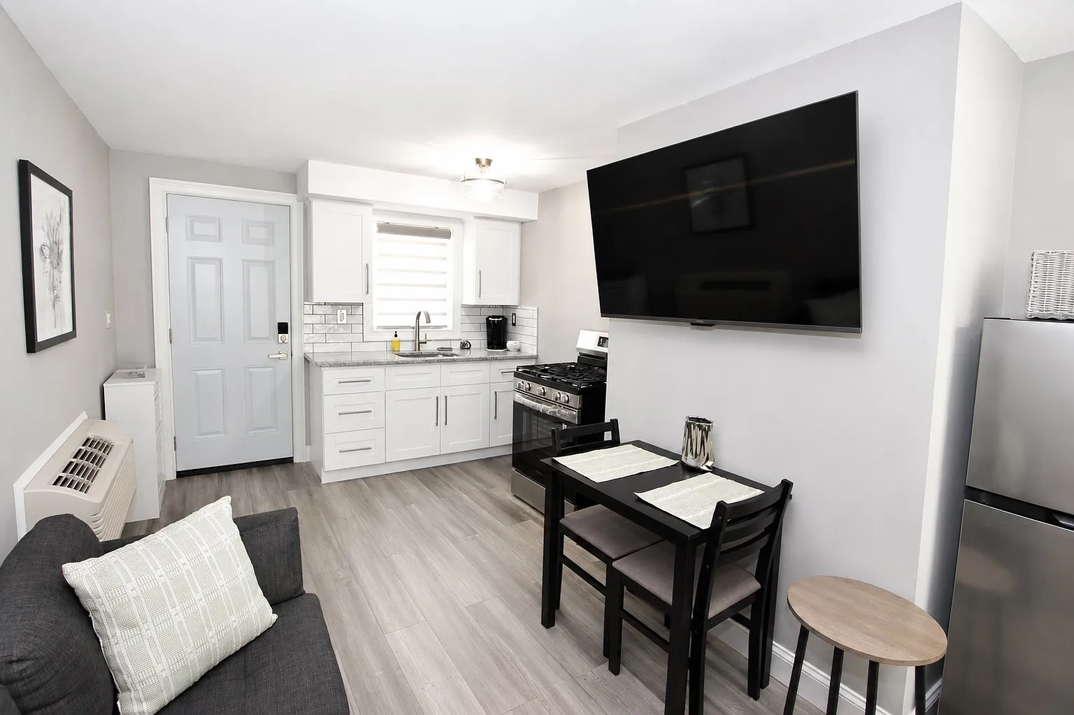 1 bed, $1,900 — Photo 3