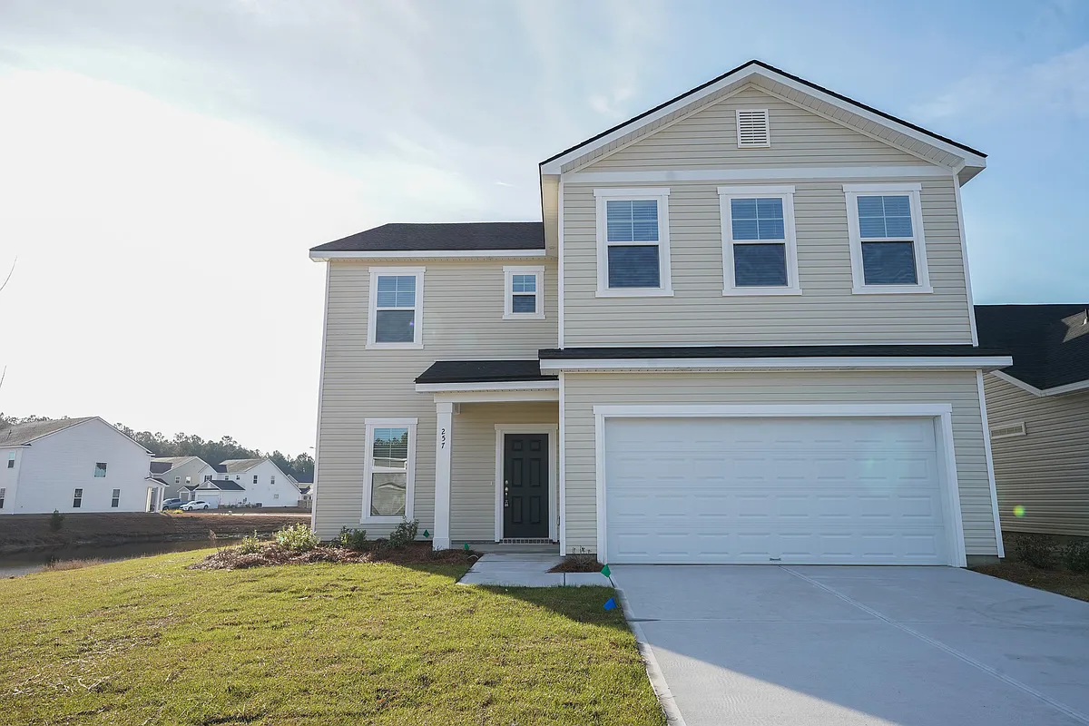 Building Photo - 257 Brookline Dr