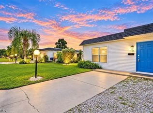 37 Hamlin Ct, Lehigh Acres, FL 33936