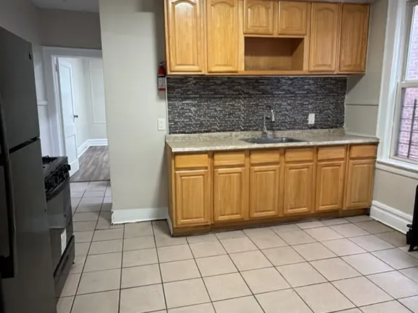 81 Montgomery St, Newark, NJ
