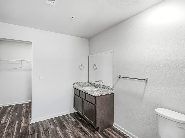 Cedar Bluff Apartments — Photo 19