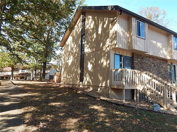3rd image of 16 Britten Cir