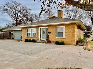 304 S Archer St, Henrietta, TX 76365