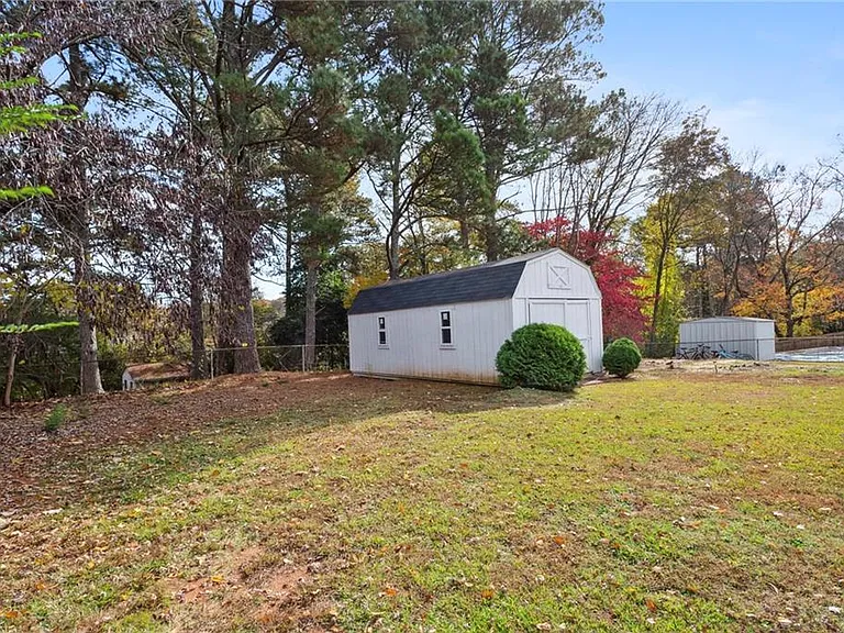 3258 Highland Dr SE — Photo 43