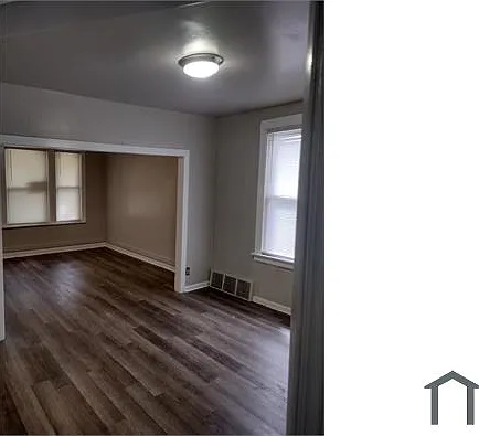 11844 S Yale Ave — Photo 2