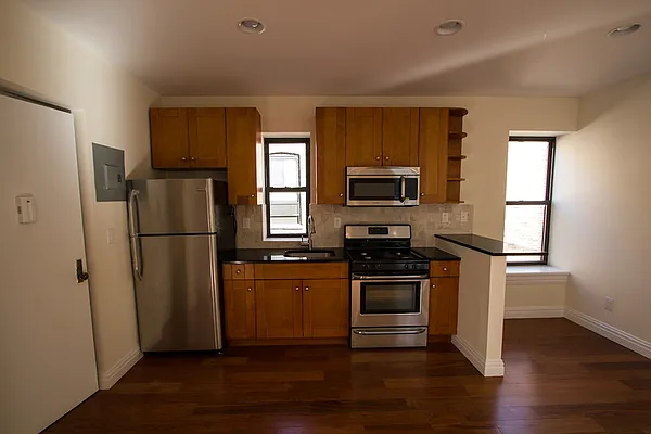 Rented by CNYC Apartments | media 32