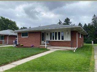 8572 Darlene St, Warren, MI 48093