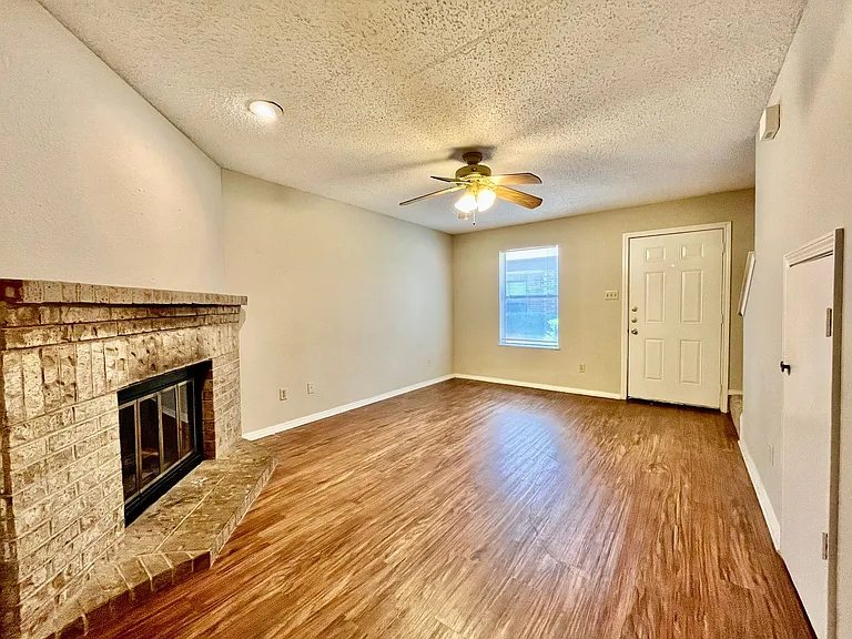 3053 Olympia Dr — Photo 4