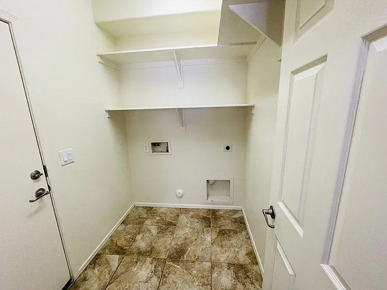 37078 W Mondragone Ln — Photo 8