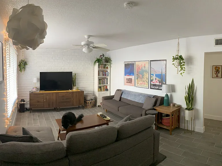 2410 E Manhatton Dr — Photo 3