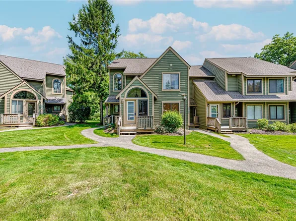 5104 Summit Dr, Hidden Valley, PA 15502