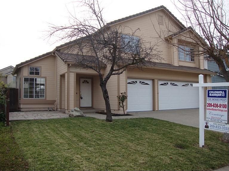 1st image of 900 Menay Dr