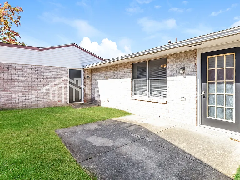 8676 Belle Chase Dr — Photo 15