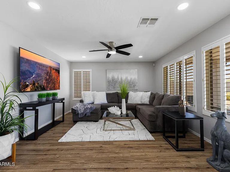 10458 E Karen Dr — Photo 8