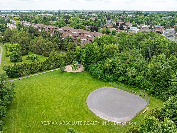 4th image of 206 Stratas Ct