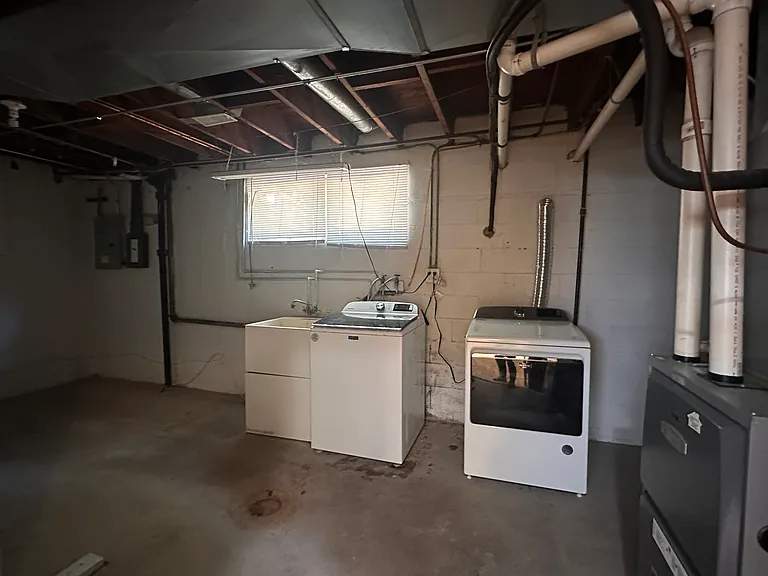 307 N Lake St — Photo 19