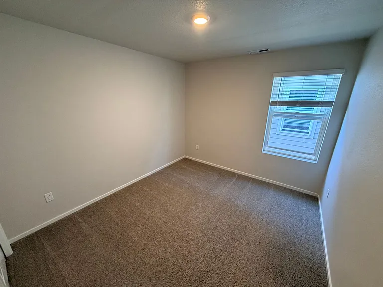 462 Greencrest St NE — Photo 15