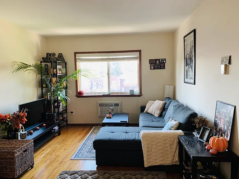 31-32 44th St #3 — Photo 1