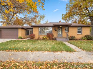 809 40th St SW, Wyoming, MI 49509