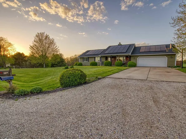 12817 W Chippe Dr, Princeville, IL 61559