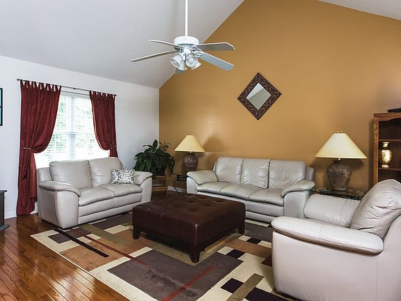 5th image of 5917 Foxcroft Dr