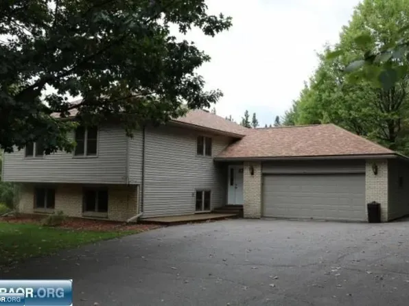 306 Viking Dr, Hoyt Lakes, MN 55750
