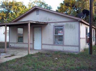 1027 Calvit St, Hempstead, TX 77445