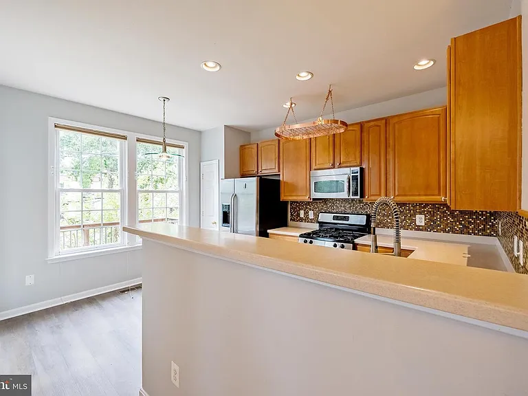 3385 Beechcliff Dr — Photo 14
