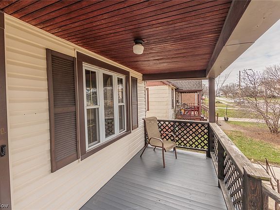 3rd image of 2415 Grovewood Ave