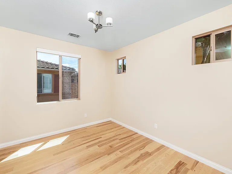 13458 Roselle Ave — Photo 15