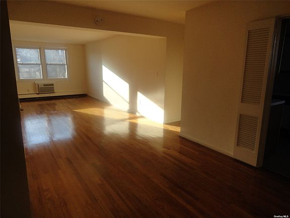 3rd image of 124 S Park Ave APT 3V