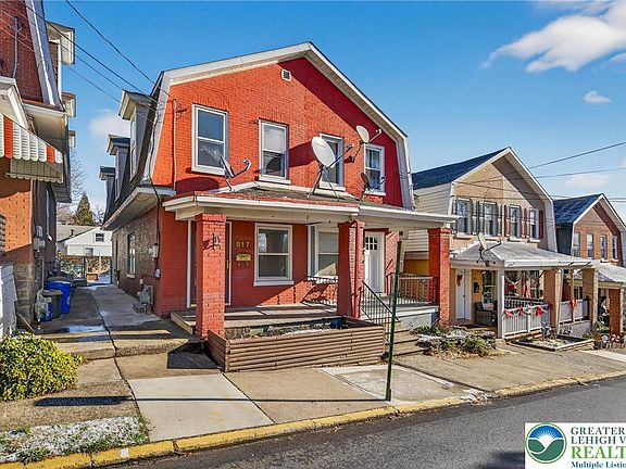 2nd image of 817 Ridge St