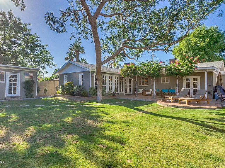 4113 E Minnezona Ave — Photo 21