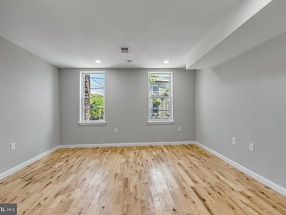 3rd image of 410 Diamond St Floor 2