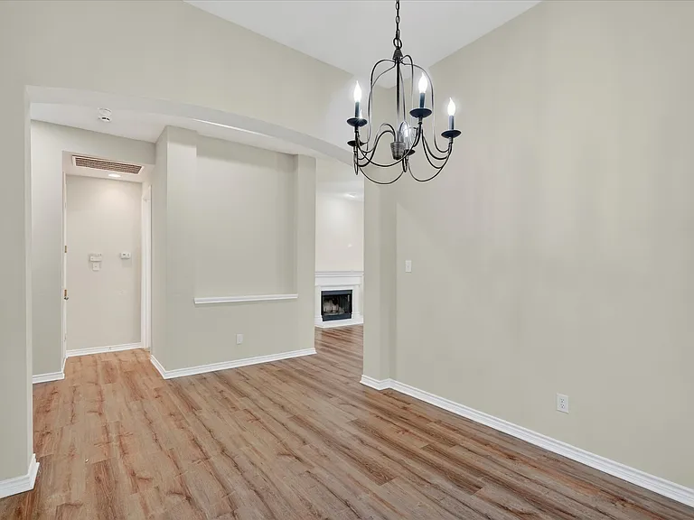 11823 Eden Ln — Photo 17